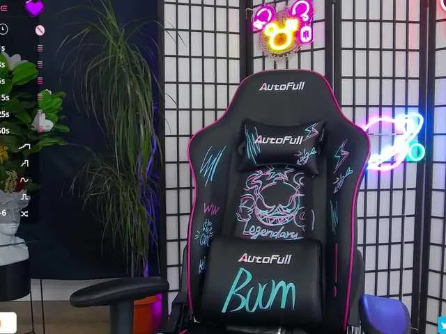 Live sex webcam photo for SugarDolly #290779409