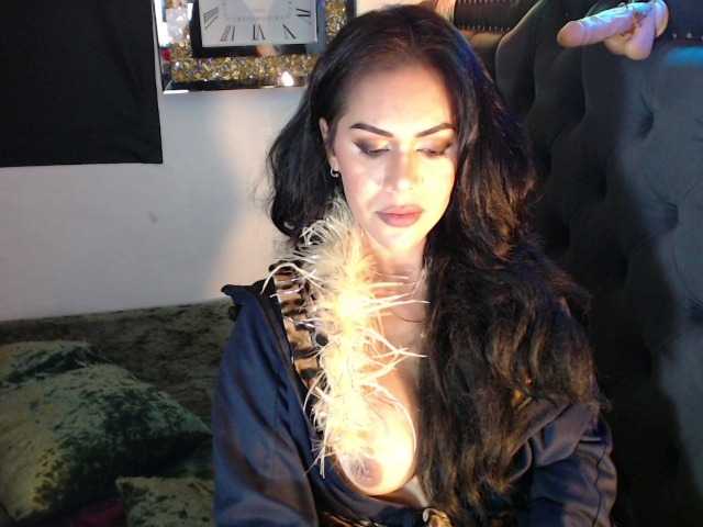 Live sex webcam photo for SuggarDolly #290672365