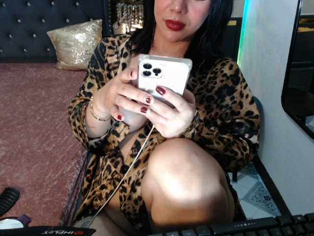 Live sex webcam photo for SuggarDolly #291017744