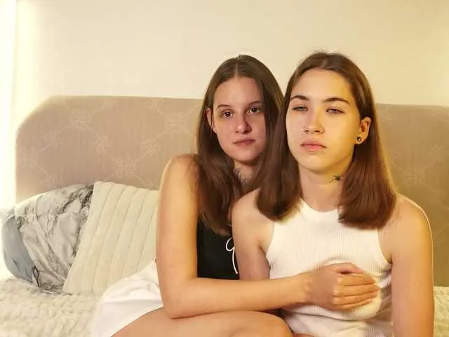 Live sex webcam photo for Sun-and-Luna #291756078