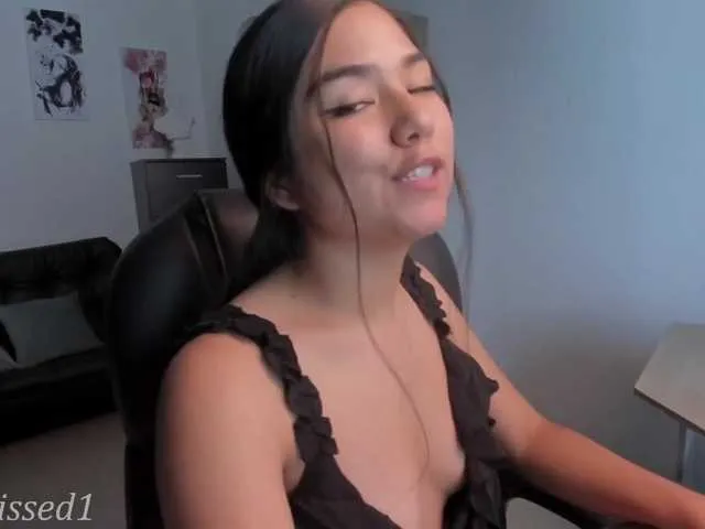 Live sex webcam photo for Sun-kissed1 #273576157