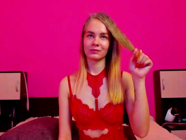 Live sex webcam photo for Sunbeam69 #288030241