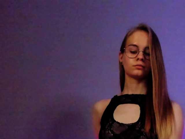 Live sex webcam photo for Sunbeam69 #288030464