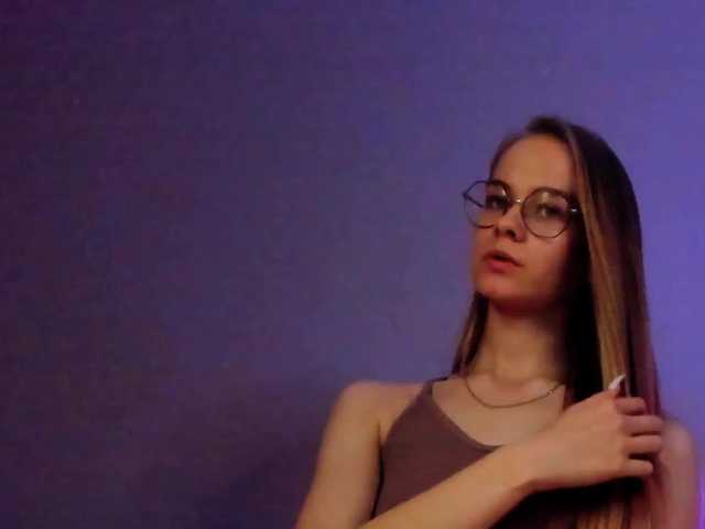 Live sex webcam photo for Sunbeam69 #288030466