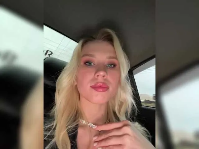 Live sex webcam photo for Sunlovv #290840590