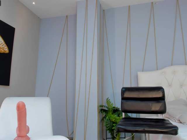 Live sex webcam photo for SunnyRiversX #276995187