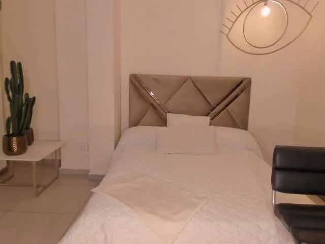 Live sex webcam photo for SunnyRiversX #292217787