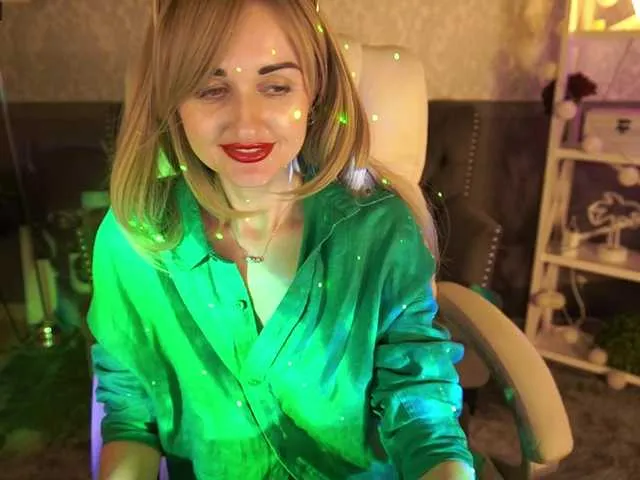 Live sex webcam photo for SunshineKriss #277389586