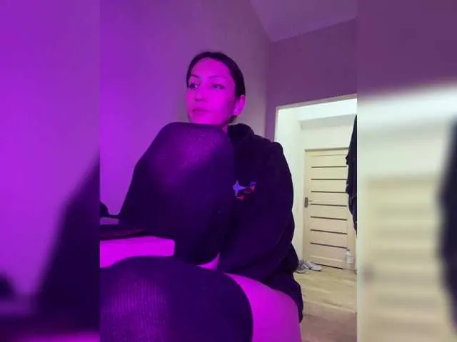 Live sex webcam photo for SunshineT #290747478