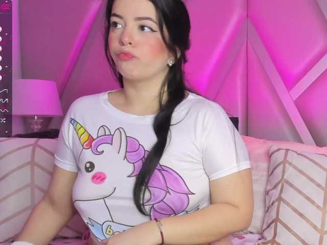 Live sex webcam photo for SusanRomero #275573404