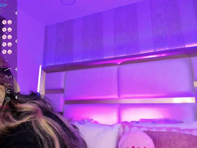 Live sex webcam photo for SusanRomero #277359176