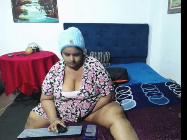 Live sex webcam photo for SusanaEshwar #275794276
