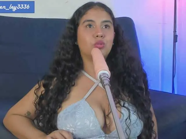 Live sex webcam photo for SusanandEdward #290578617