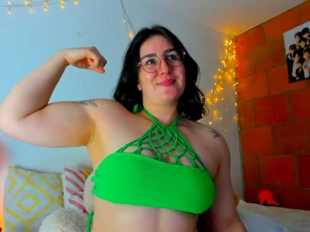 Live sex webcam photo for Susanfox23 #290390197