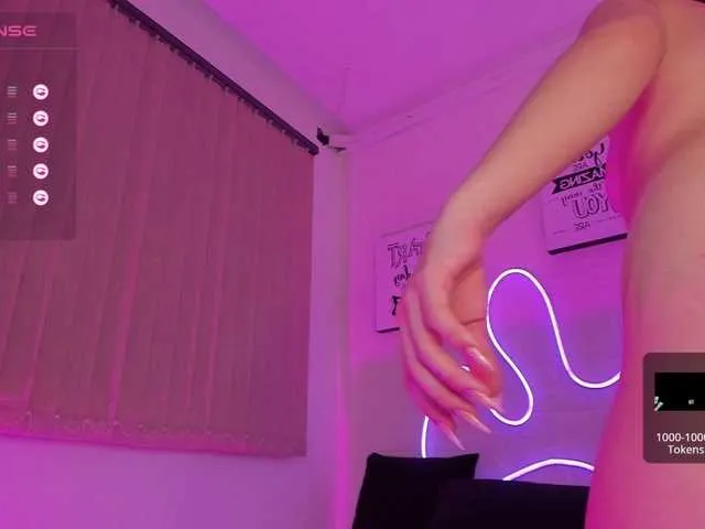 Live sex webcam photo for SusannaMoree #276090127
