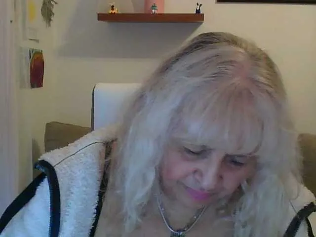 Live sex webcam photo for SusiLife #290784197