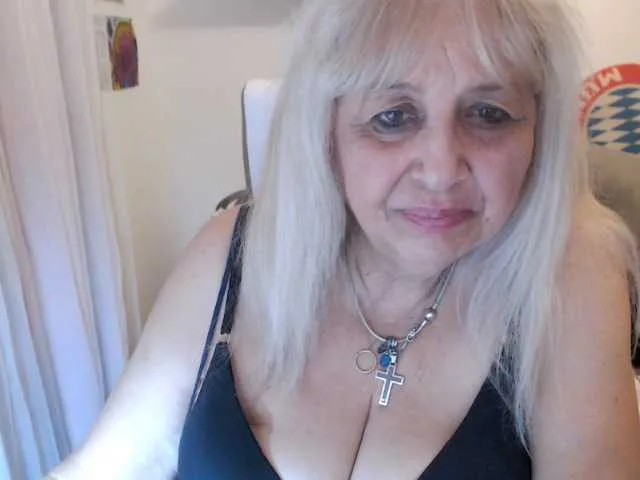 Live sex webcam photo for SusiLife #290981544