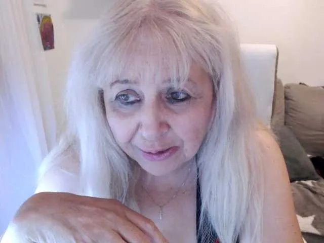 Live sex webcam photo for SusiLife #291395759