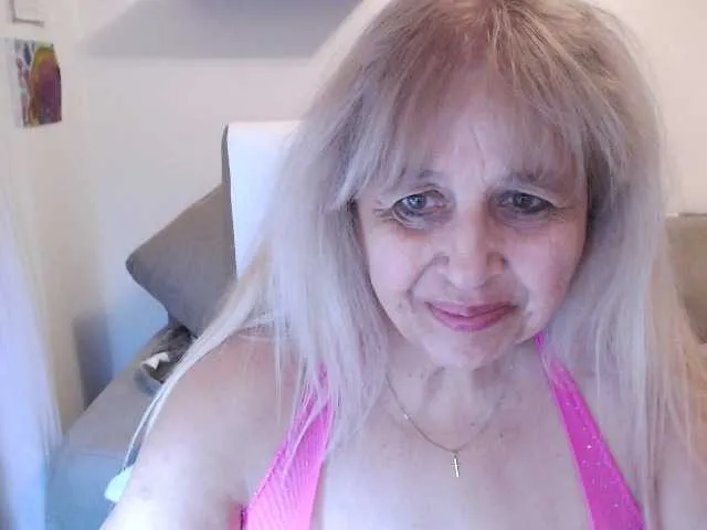 Live sex webcam photo for SusiLife #291632435