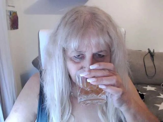 Live sex webcam photo for SusiLife #291697779