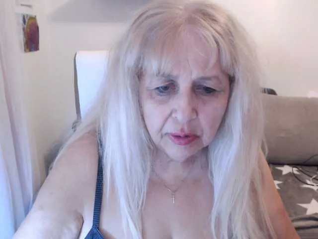Live sex webcam photo for SusiLife #291775095