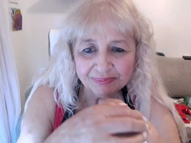 Live sex webcam photo for SusiLife #291787851