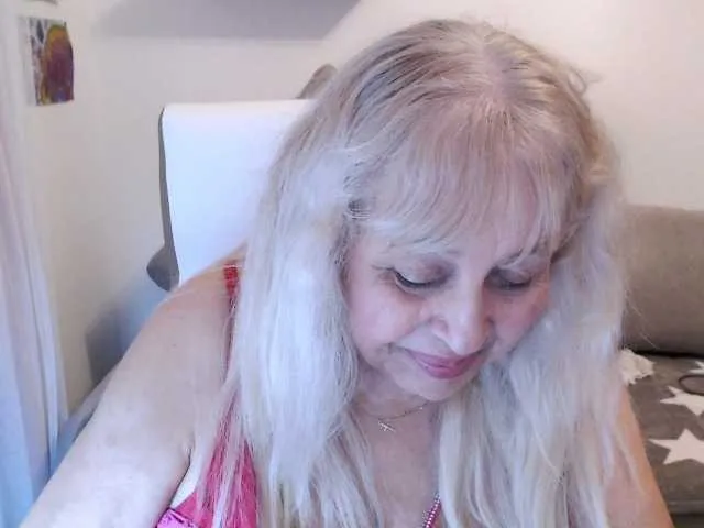 Live sex webcam photo for SusiLife #291827595