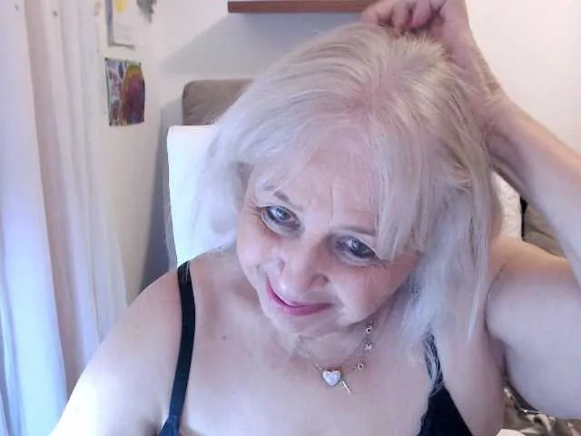 Live sex webcam photo for SusiLife #292491330