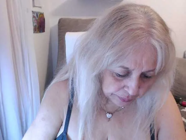 Live sex webcam photo for SusiLife #292551216