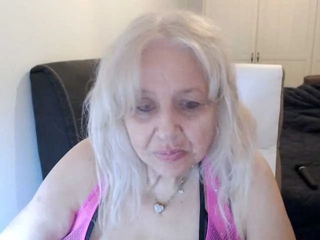 Live sex webcam photo for SusiLife #292978521