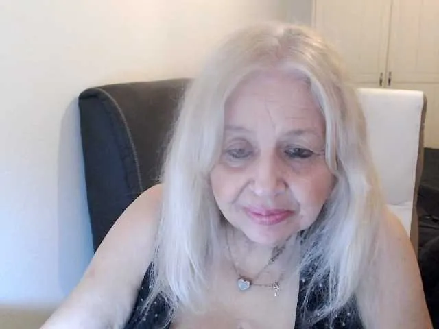 Live sex webcam photo for SusiLife #293082819