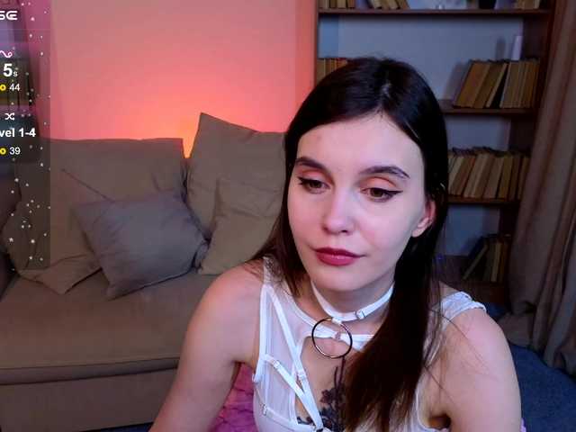 Live sex webcam photo for SusieMorris #290373701