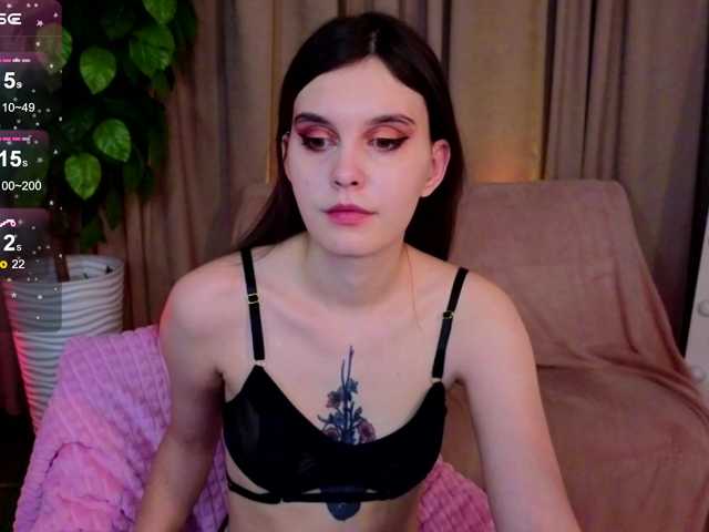 Live sex webcam photo for SusieMorris #290526226