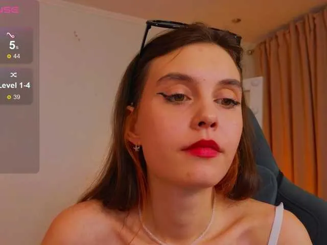 Live sex webcam photo for SusieMorris #291479064