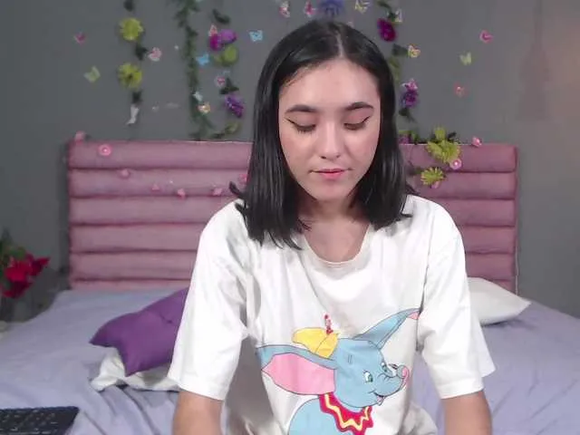 Live sex webcam photo for SussanQueen #272494402