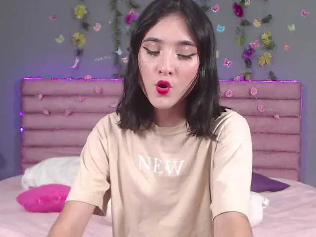 Live sex webcam photo for SussanQueen #272601760