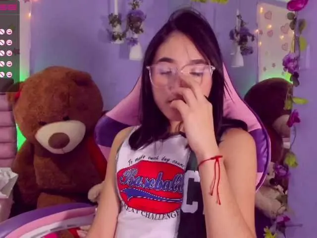 Live sex webcam photo for SussanQueen #273351502