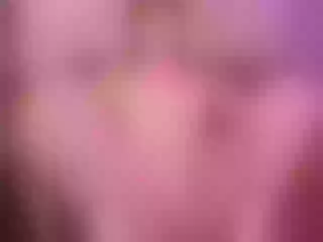 Live sex webcam photo for SussanQueen #273856218