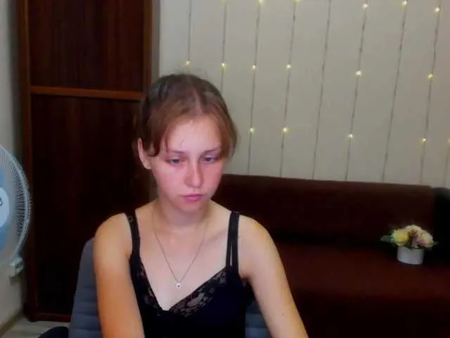 Live sex webcam photo for Suzydollj229 #274450202