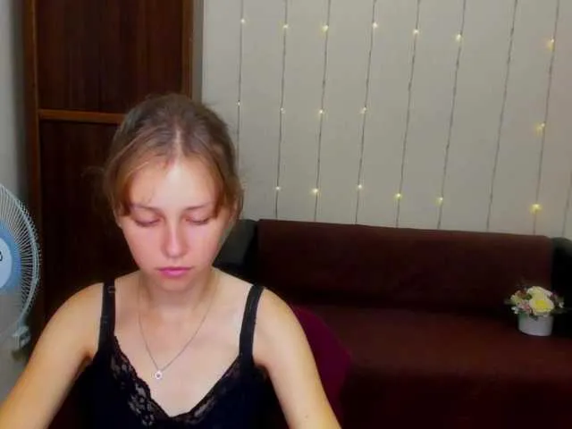 Live sex webcam photo for Suzydollj229 #274458572