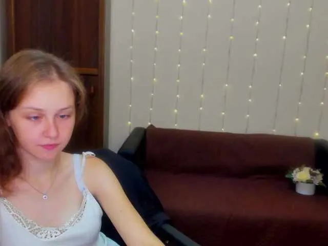 Live sex webcam photo for Suzydollj229 #274622930