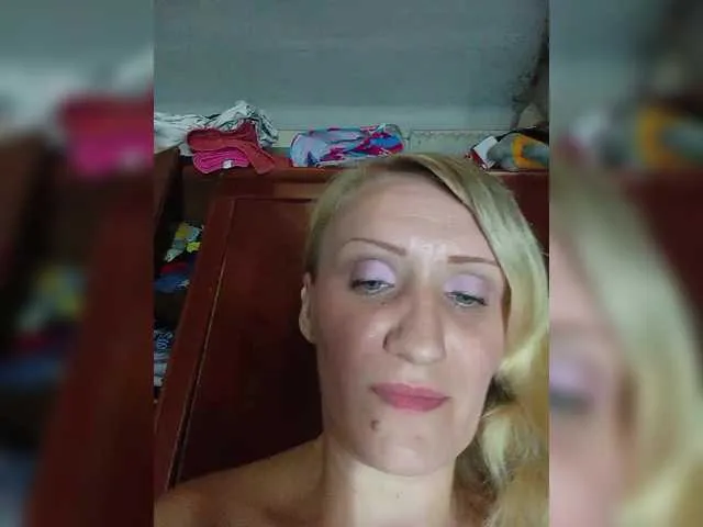 Live sex webcam photo for Svetar-a #287846099