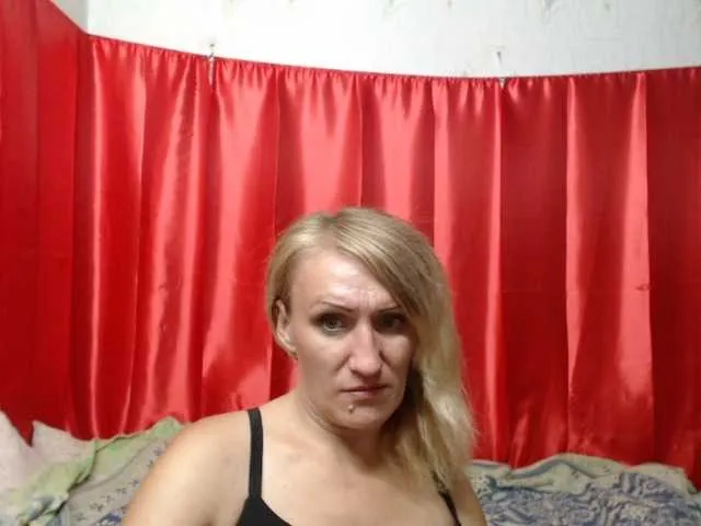 Live sex webcam photo for Svetar-a #289327877