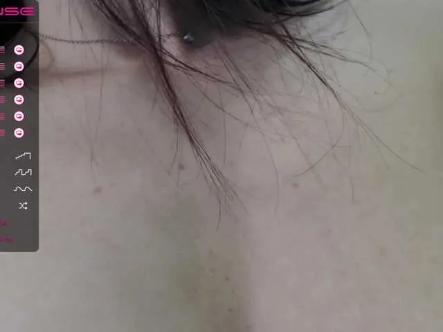 Live sex webcam photo for Swarowskaya #275447118