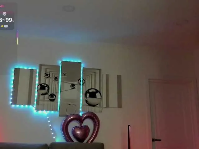 Live sex webcam photo for Swarowskaya #290918032