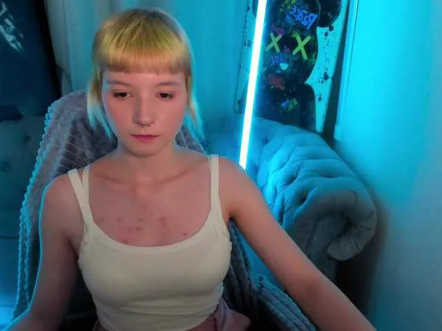 Live sex webcam photo for Sweeetchicken #278248604