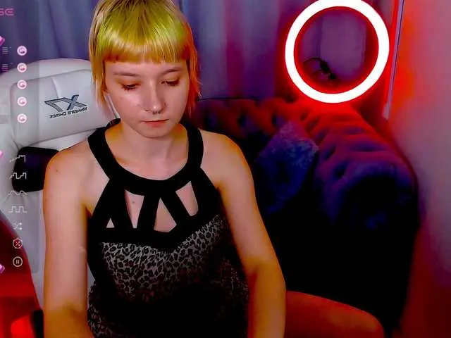 Live sex webcam photo for Sweeetchicken #278272120