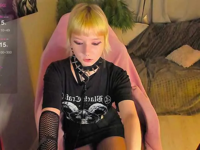 Live sex webcam photo for Sweeetchicken #283774662
