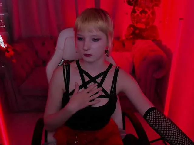 Live sex webcam photo for Sweeetchicken #287895011