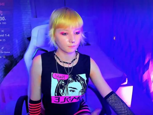 Live sex webcam photo for Sweeetchicken #288543853